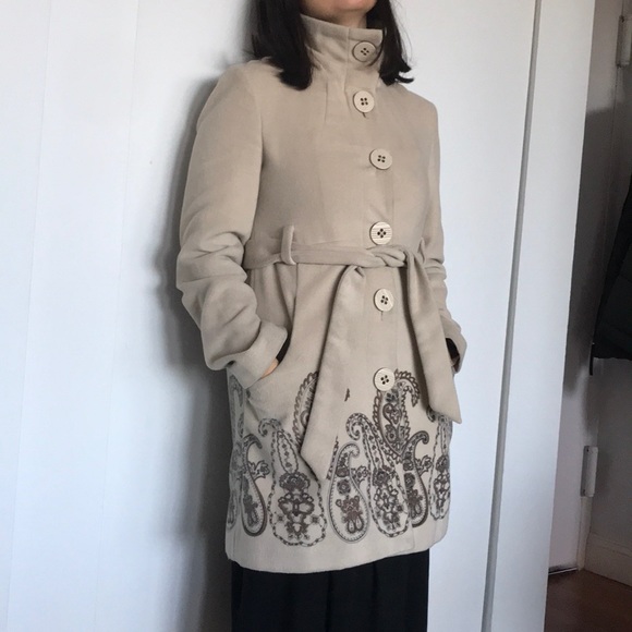 Coat - Picture 2 of 4